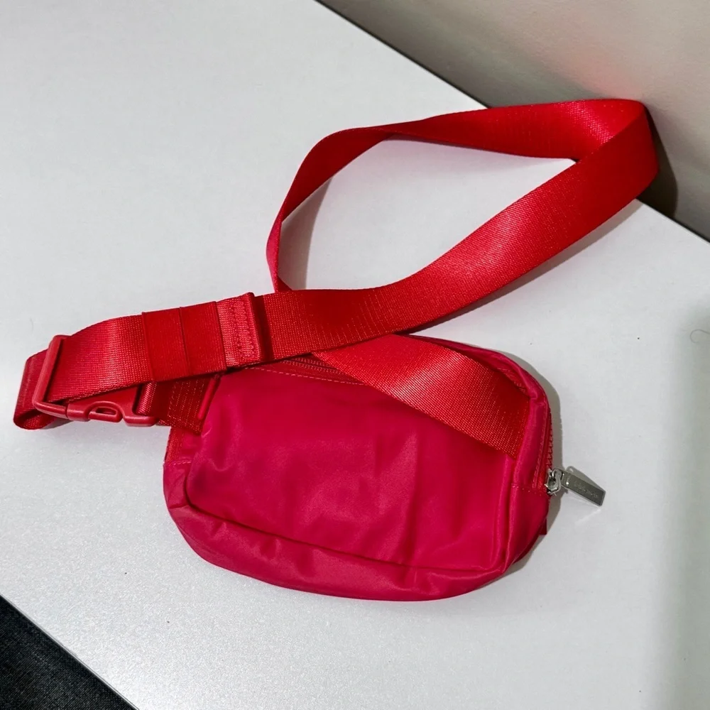 Lululemon Everywhere Raspberry Belt Bag - Picture 5 of 7